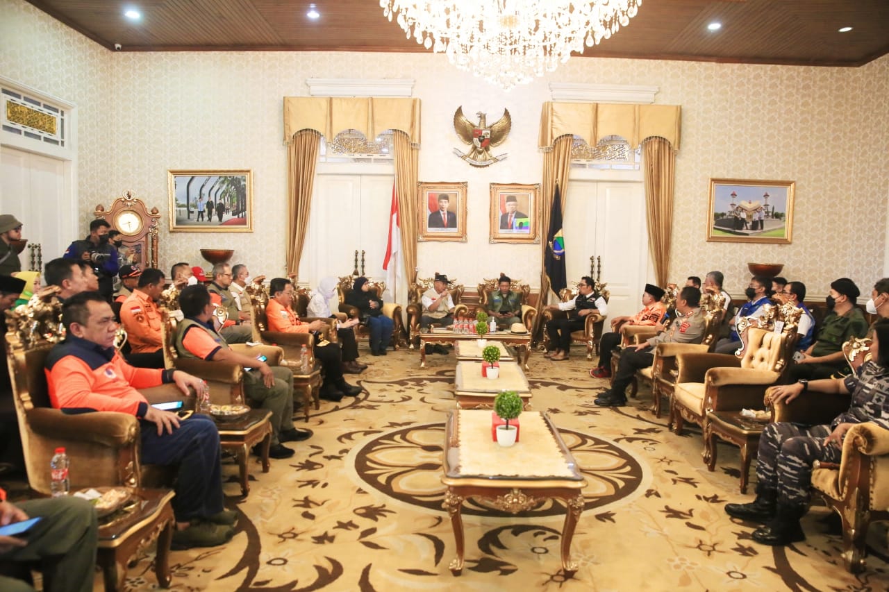 Prioritaskan Tolong Korban, Intensifkan Pencarian di Timbunan