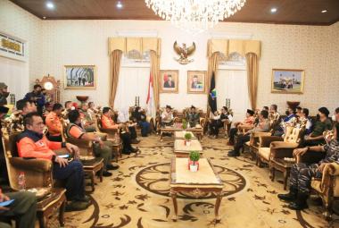 Prioritaskan Tolong Korban, Intensifkan Pencarian di Timbunan